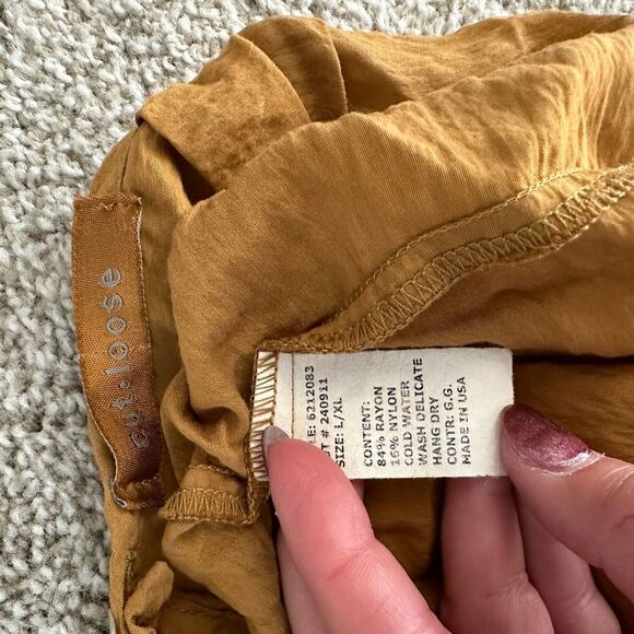 Cut-Loose size XL mustard colored jumper - Picture 9 of 9